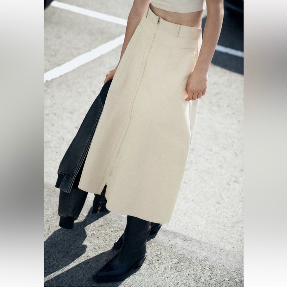 Skirt
Zara Midi Front Zippered Cape Skirt